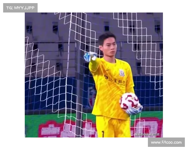 吕文君送助攻破门老将闪耀全场海港力克青岛西海岸再展豪门风采